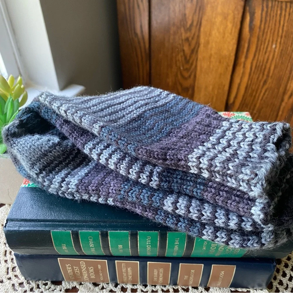 Hand Knit Striped Knit Ankle Socks - Black and Gray Woman Size 7-10 NEW